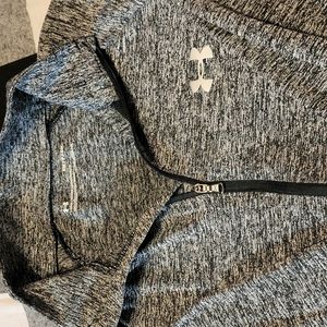 Women's 3/4 zip Under Armour shirt